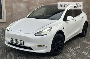 Tesla Model Y  2020