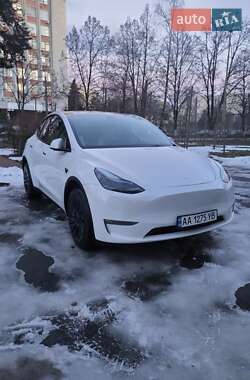 Tesla Model Y  2022