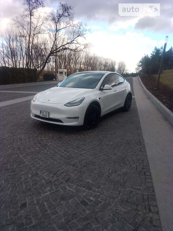 Tesla Model Y 2020