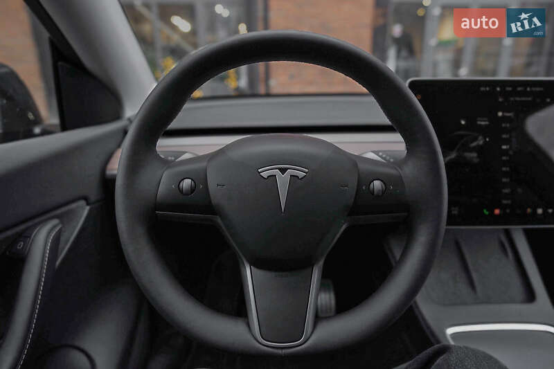 Позашляховик / Кросовер Tesla Model Y 2023 в Києві
