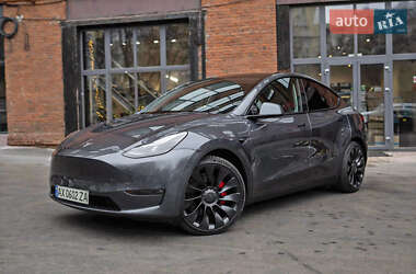 Tesla Model Y  2023
