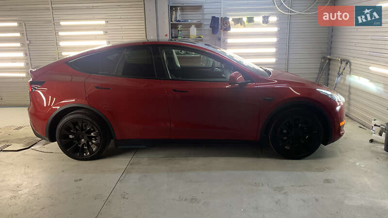 Внедорожник / Кроссовер Tesla Model Y 2023 в Киеве