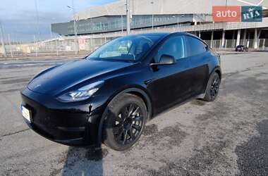 Tesla Model Y  2020
