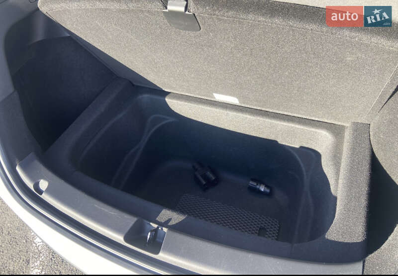 Внедорожник / Кроссовер Tesla Model Y 2021 в Самаре