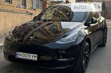 Tesla Model Y  2022