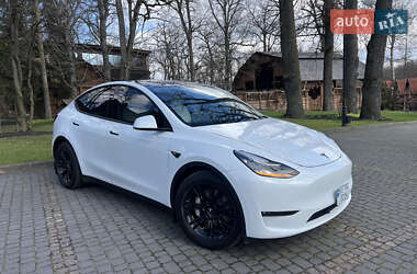 Tesla Model Y  2020