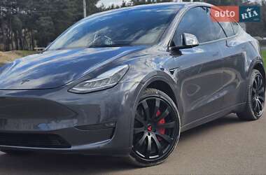 Tesla Model Y  2021