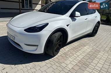 Tesla Model Y  2022