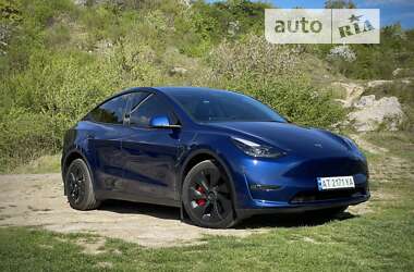 Tesla Model Y  2023