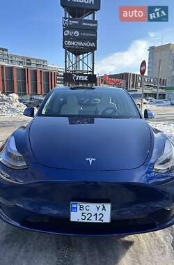 Tesla Model Y  2022