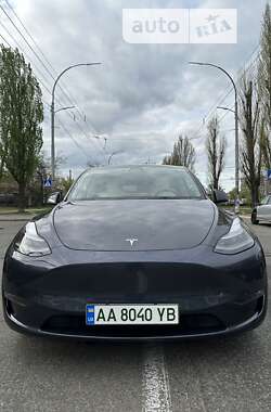 Tesla Model Y  2021