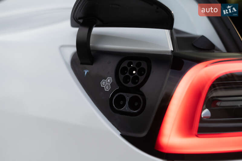 Внедорожник / Кроссовер Tesla Model Y 2023 в Днепре фото 50 Внедорожник / Кроссовер Tesla Model Y 2023 в Днепре