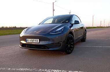 Tesla Model Y  2023