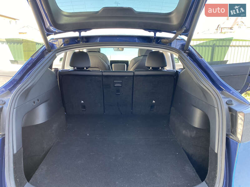 Внедорожник / Кроссовер Tesla Model Y 2021 в Киеве