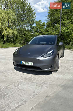 Tesla Model Y  2023