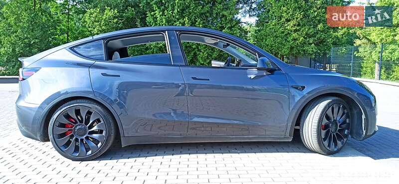 Внедорожник / Кроссовер Tesla Model Y 2022 в Львове