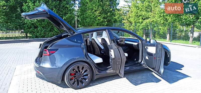 Внедорожник / Кроссовер Tesla Model Y 2022 в Львове