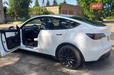 Tesla Model Y  2022