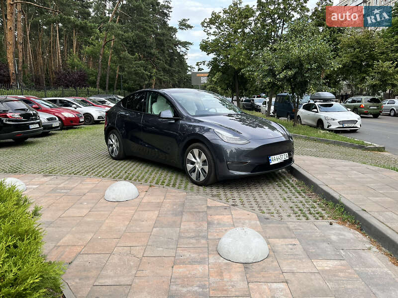 Внедорожник / Кроссовер Tesla Model Y 2021 в Киеве