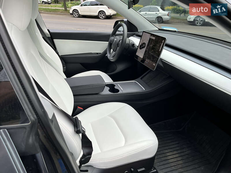 Внедорожник / Кроссовер Tesla Model Y 2021 в Киеве