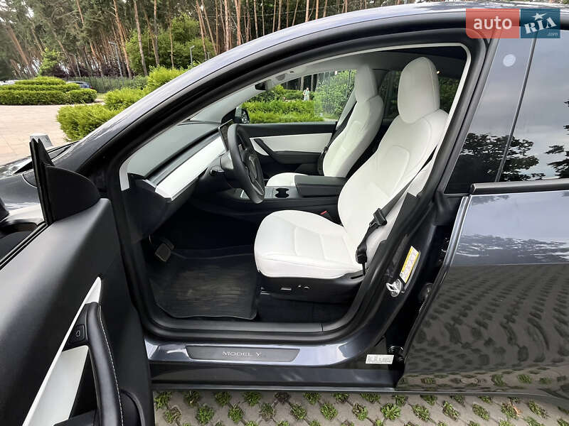 Внедорожник / Кроссовер Tesla Model Y 2021 в Киеве