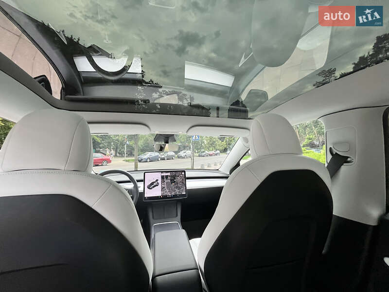Внедорожник / Кроссовер Tesla Model Y 2021 в Киеве