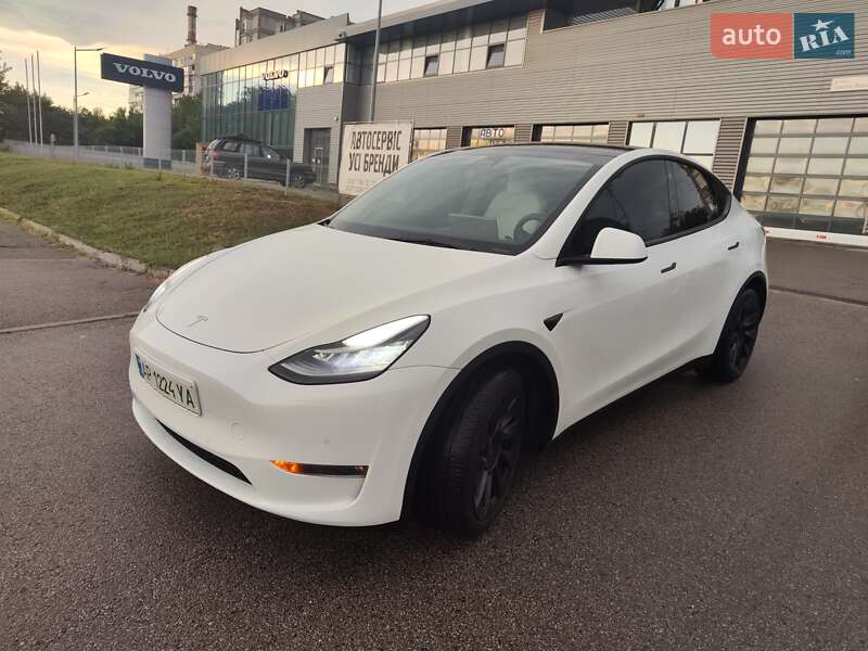 Легковые Tesla Model Y
