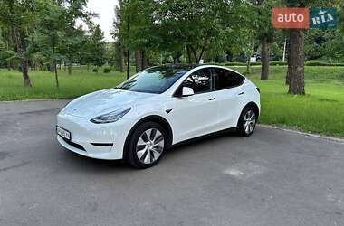 Tesla Model Y  2022