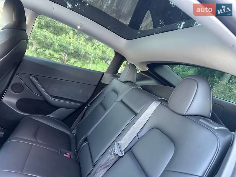 Внедорожник / Кроссовер Tesla Model Y 2022 в Киеве