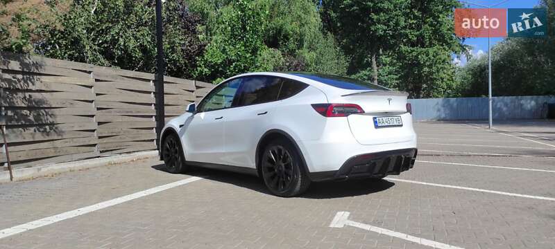 Внедорожник / Кроссовер Tesla Model Y 2020 в Киеве