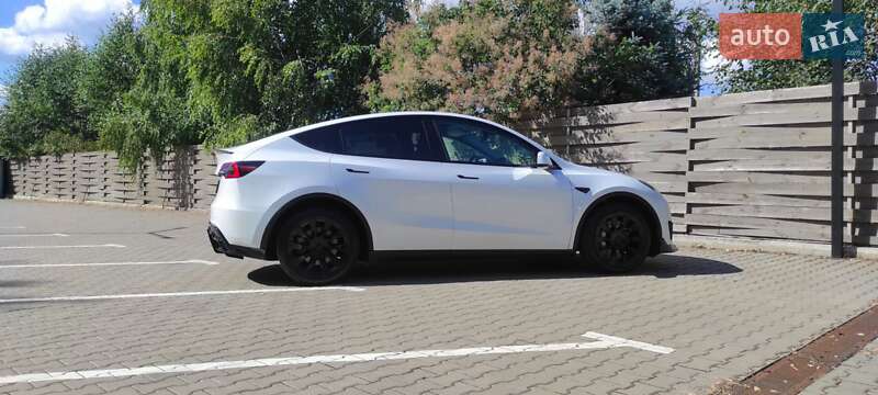 Внедорожник / Кроссовер Tesla Model Y 2020 в Киеве