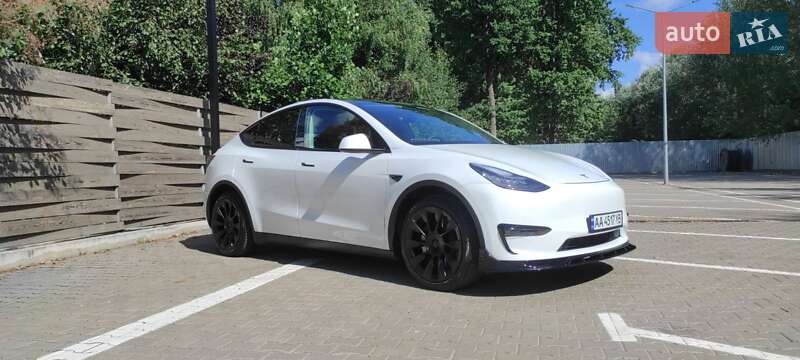 Внедорожник / Кроссовер Tesla Model Y 2020 в Киеве