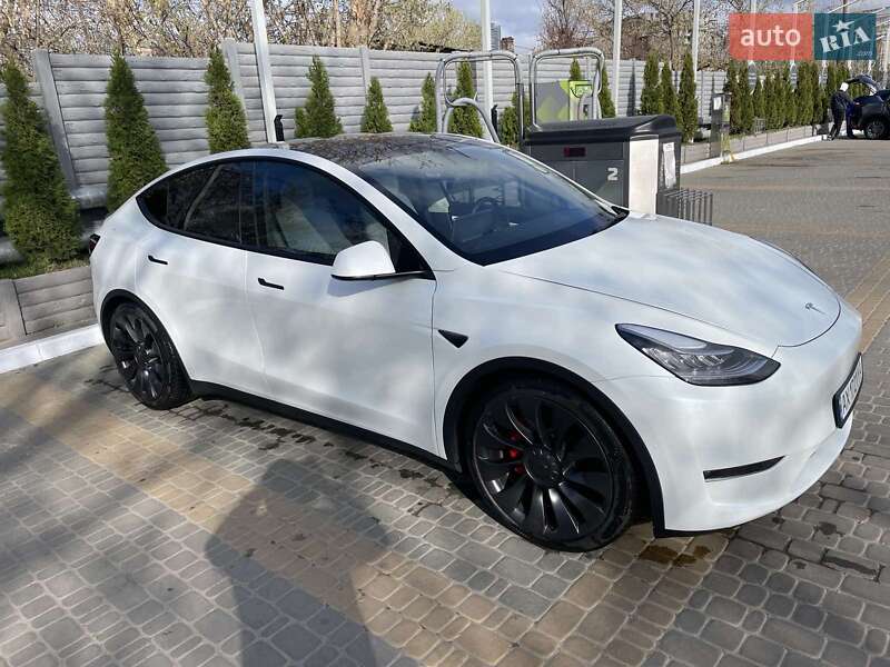 Позашляховик / Кросовер Tesla Model Y 2020 в Харкові