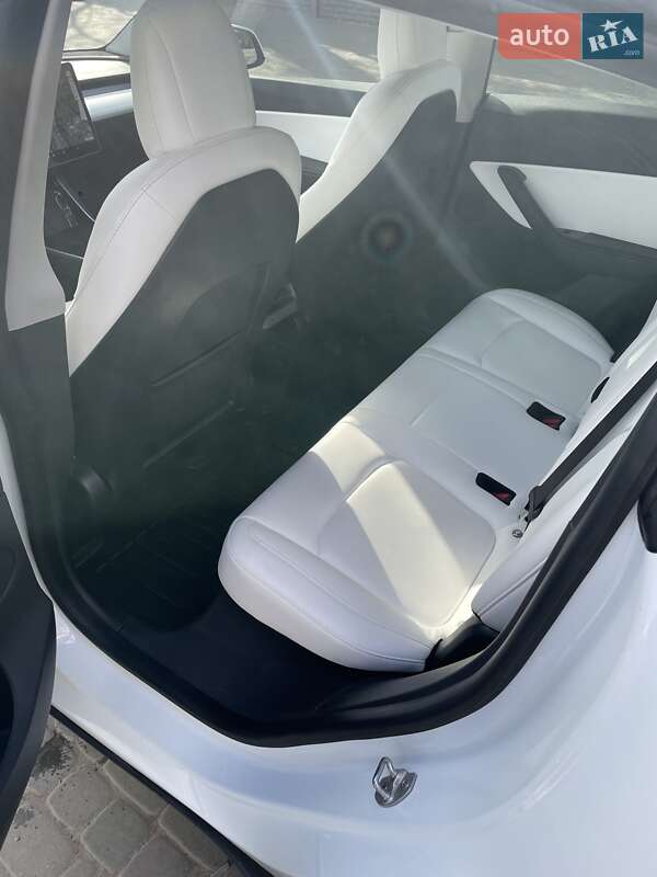 Позашляховик / Кросовер Tesla Model Y 2020 в Харкові