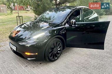 Tesla Model Y  2023