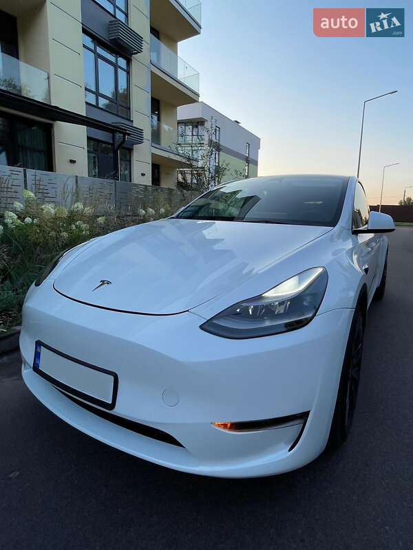Позашляховик / Кросовер Tesla Model Y 2023 в Києві