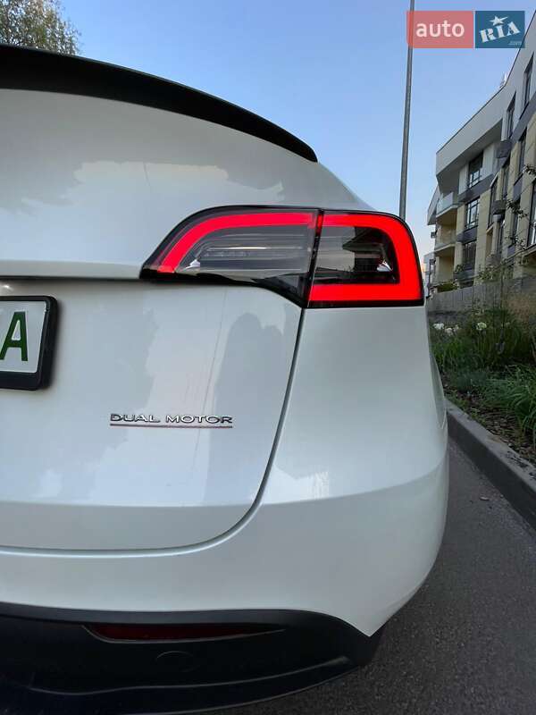 Позашляховик / Кросовер Tesla Model Y 2023 в Києві