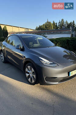 Tesla Model Y  2023