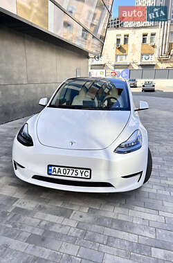 Tesla Model Y  2022