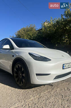 Tesla Model Y  2022