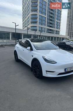Tesla Model Y  2022