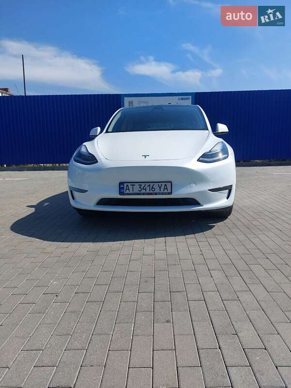 Tesla Model Y 2023 года в Ивано-Франковске