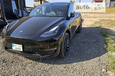 Tesla Model Y  2023