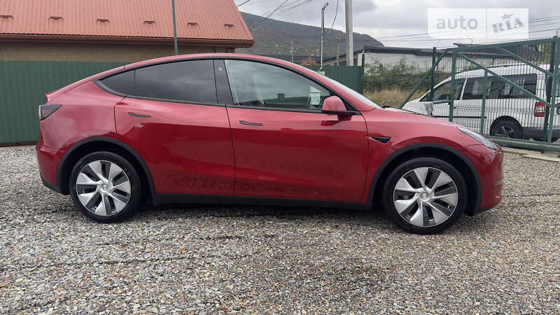Позашляховик / Кросовер Tesla Model Y 2023 в Виноградові