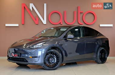 Tesla Model Y  2020