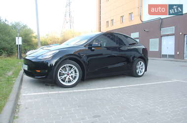 Tesla Model Y  2021