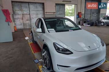 Tesla Model Y  2021