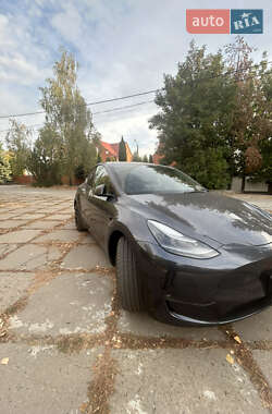 Tesla Model Y  2023