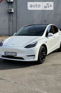 Tesla Model Y  2023