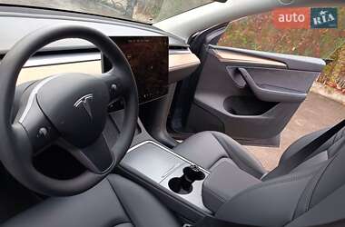 Tesla Model Y  2023